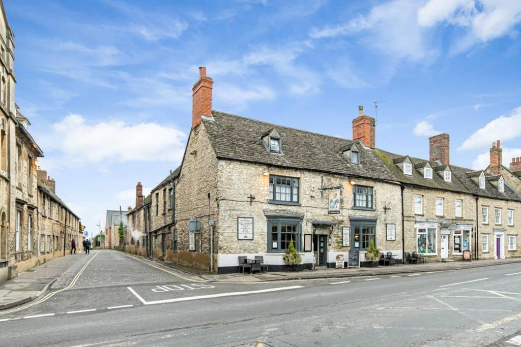 Oxfordshire Living - The Bowler Hat Cottage - Woodstock Eksteriør bilde