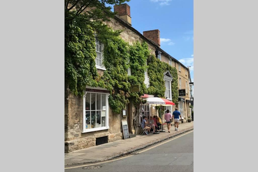 Oxfordshire Living - The Bowler Hat Cottage - Woodstock Eksteriør bilde