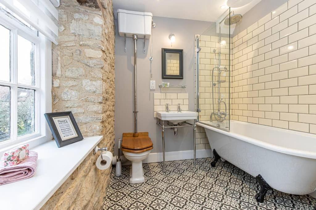 Oxfordshire Living - The Bowler Hat Cottage - Woodstock Eksteriør bilde