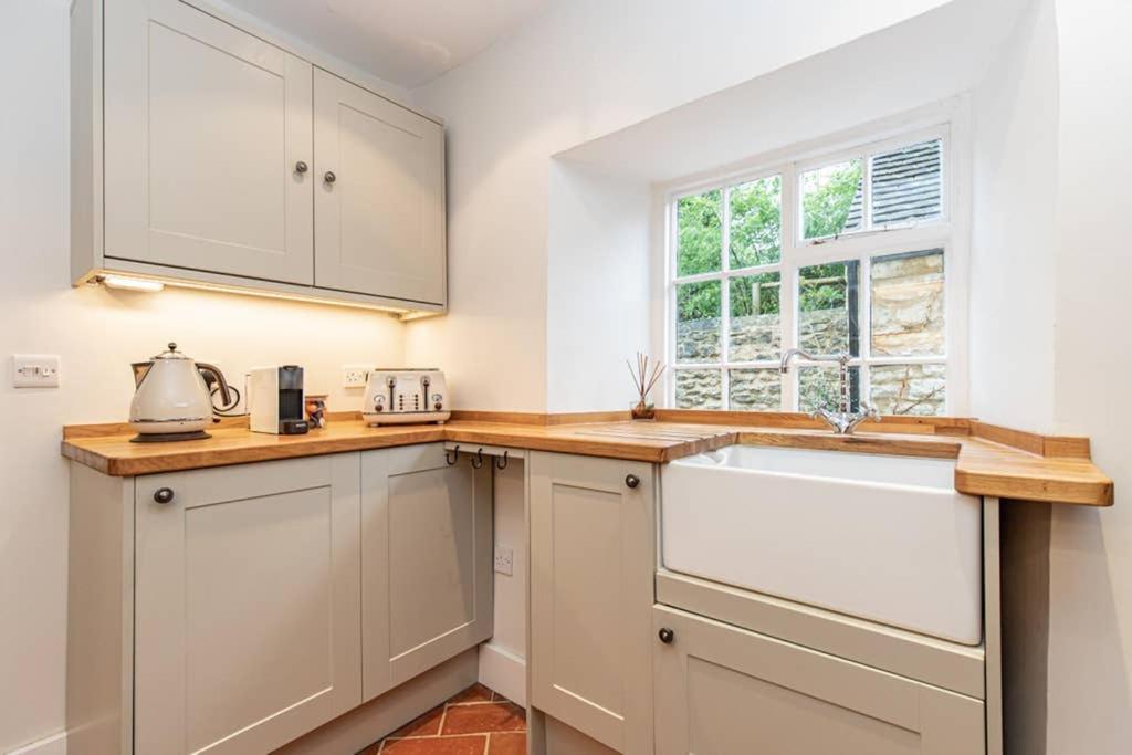 Oxfordshire Living - The Bowler Hat Cottage - Woodstock Eksteriør bilde